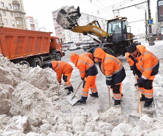 Уборка снега в Лоо и  Краснодарском крае